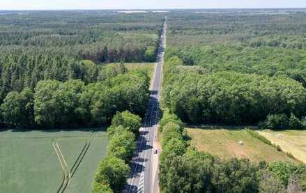 Der Abschnitt zwischen Löbnitz und Kummerow auf der B 105 wurde gerade erneuert © strassen-mv.de