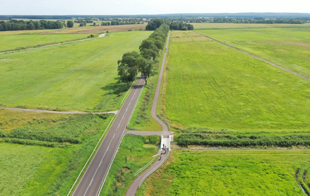 Der neue Abschnitt von Ferdinandshof bis zum Abzweig Altwigshagen ist knapp sechs Kilometer lang. © strassen-mv.de