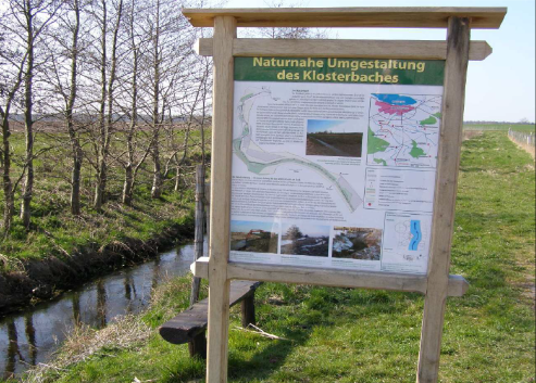 Öffentlichkeitsarbeit: Informationstafel bei Petersdorf