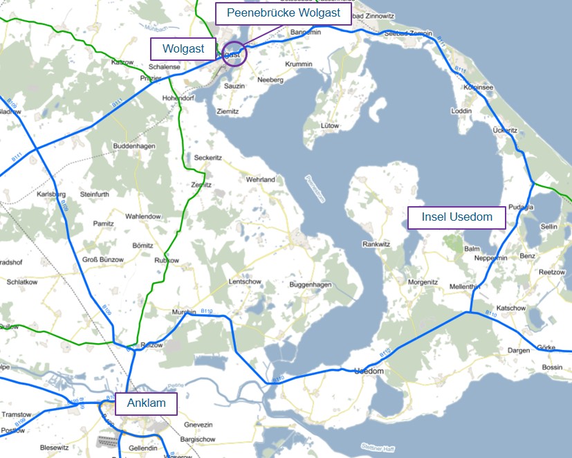 Auf einer Landkarte sind die Städte Wolgast und Anklam, die Insel Usedom und die Peenebrücke Wolgast eingezeichnet.